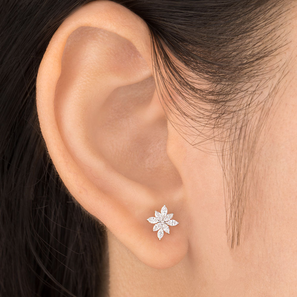 18K Two Tone Gold Diamond Earrings - 0.313ct VVS-EF