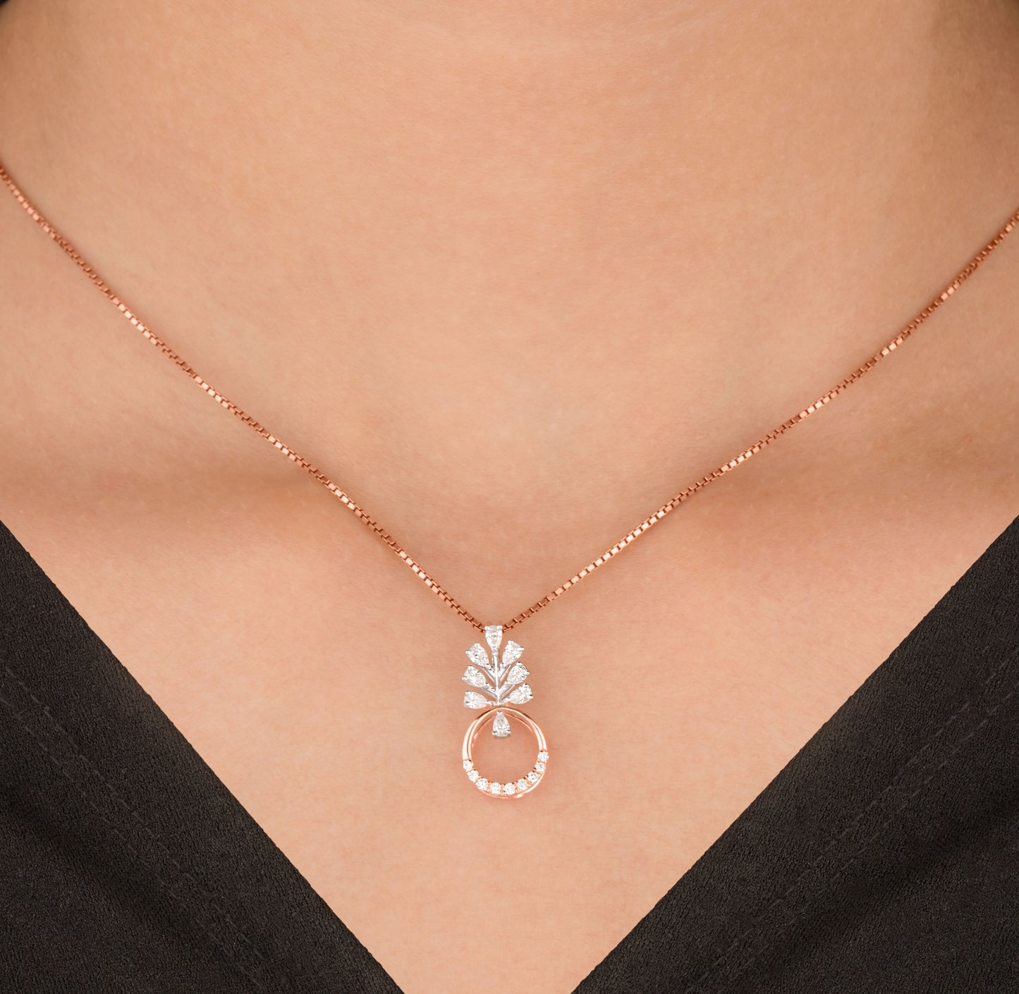 18K Two Tone Gold Diamond Pendant - 0.282ct VVS-EF