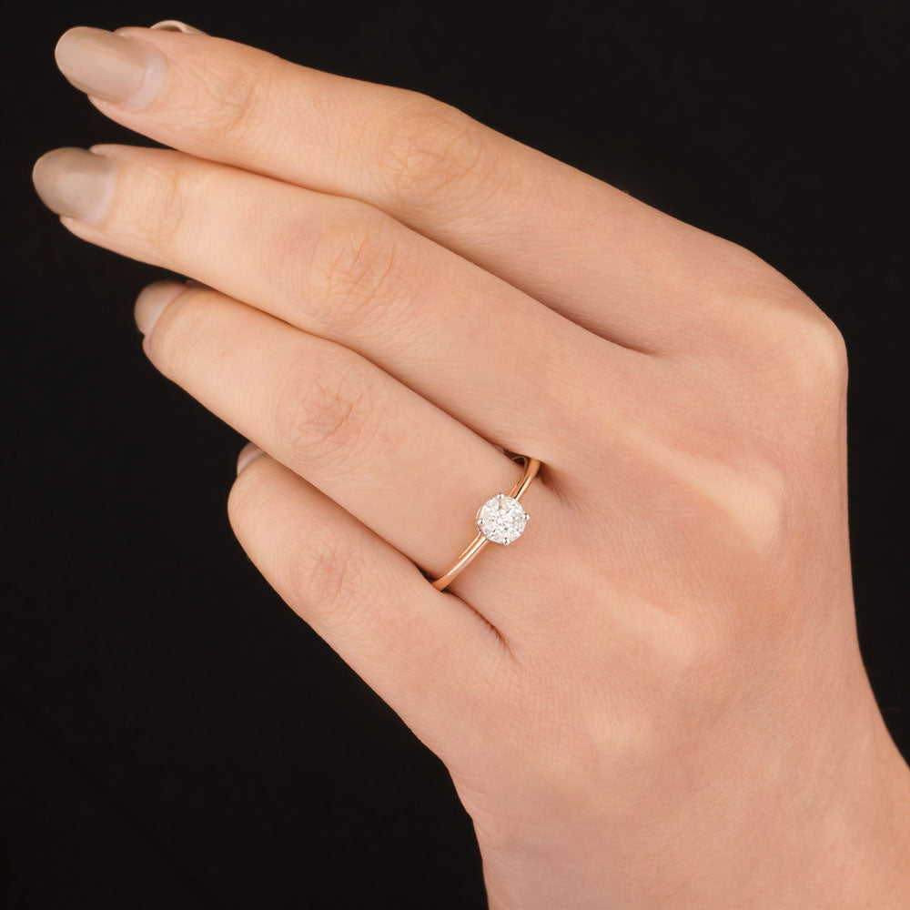 18K Two Tone Gold Diamond Ring - 0.185ct VVS-EF