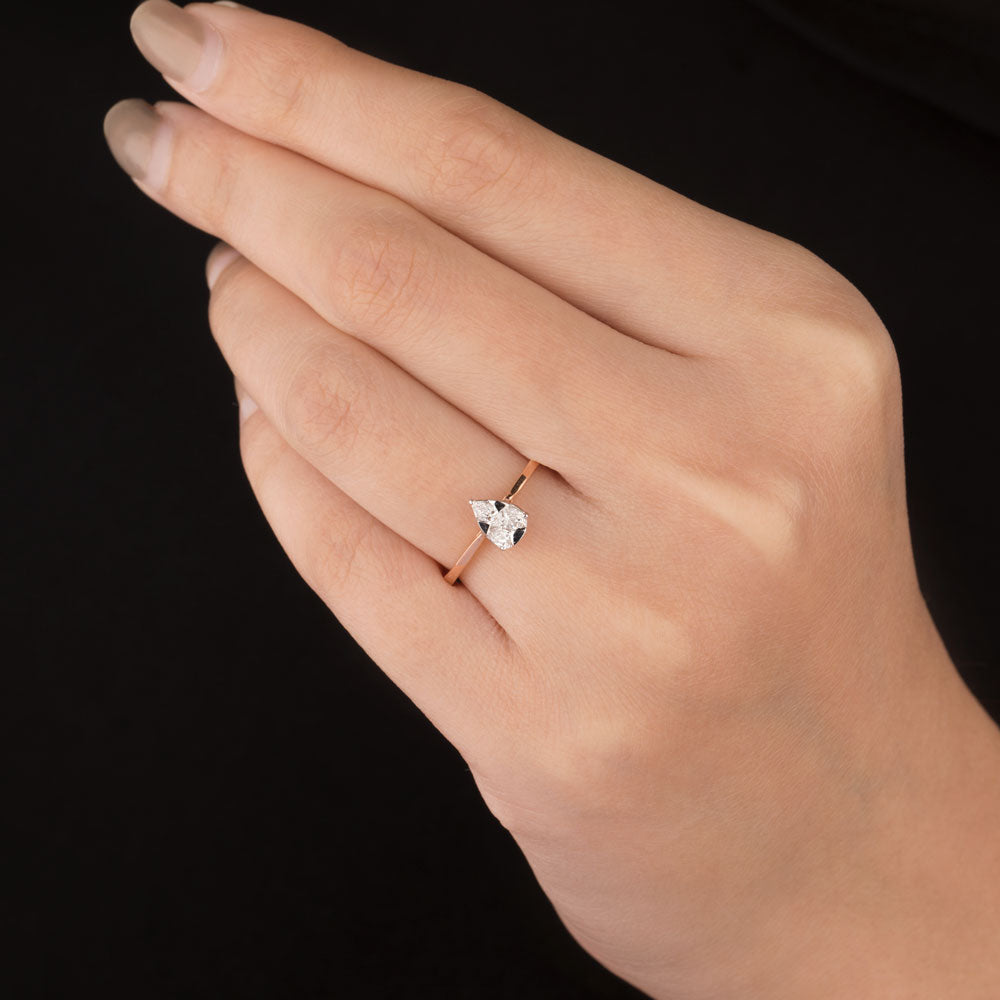 18K Two Tone Gold Diamond Ring - 0.18ct VVS-EF