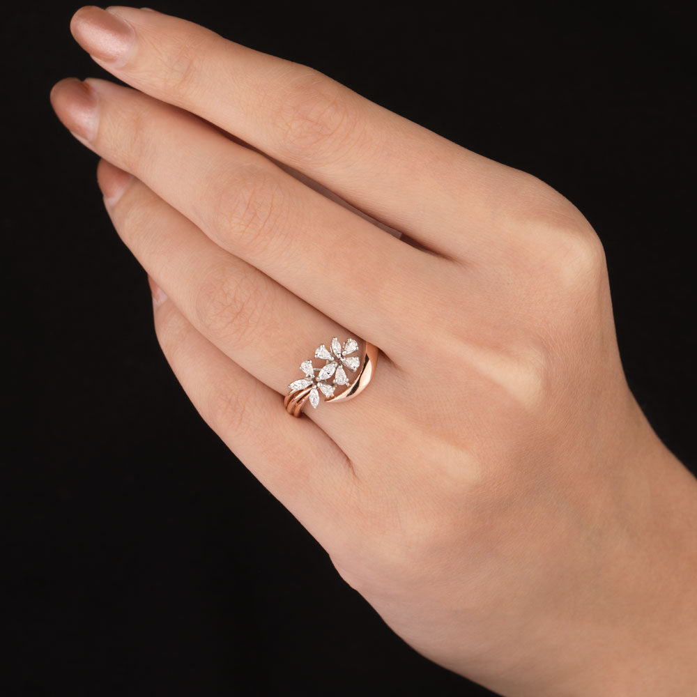 18K Two Tone Gold Diamond Ring - 0.32ct VVS-VS-EF