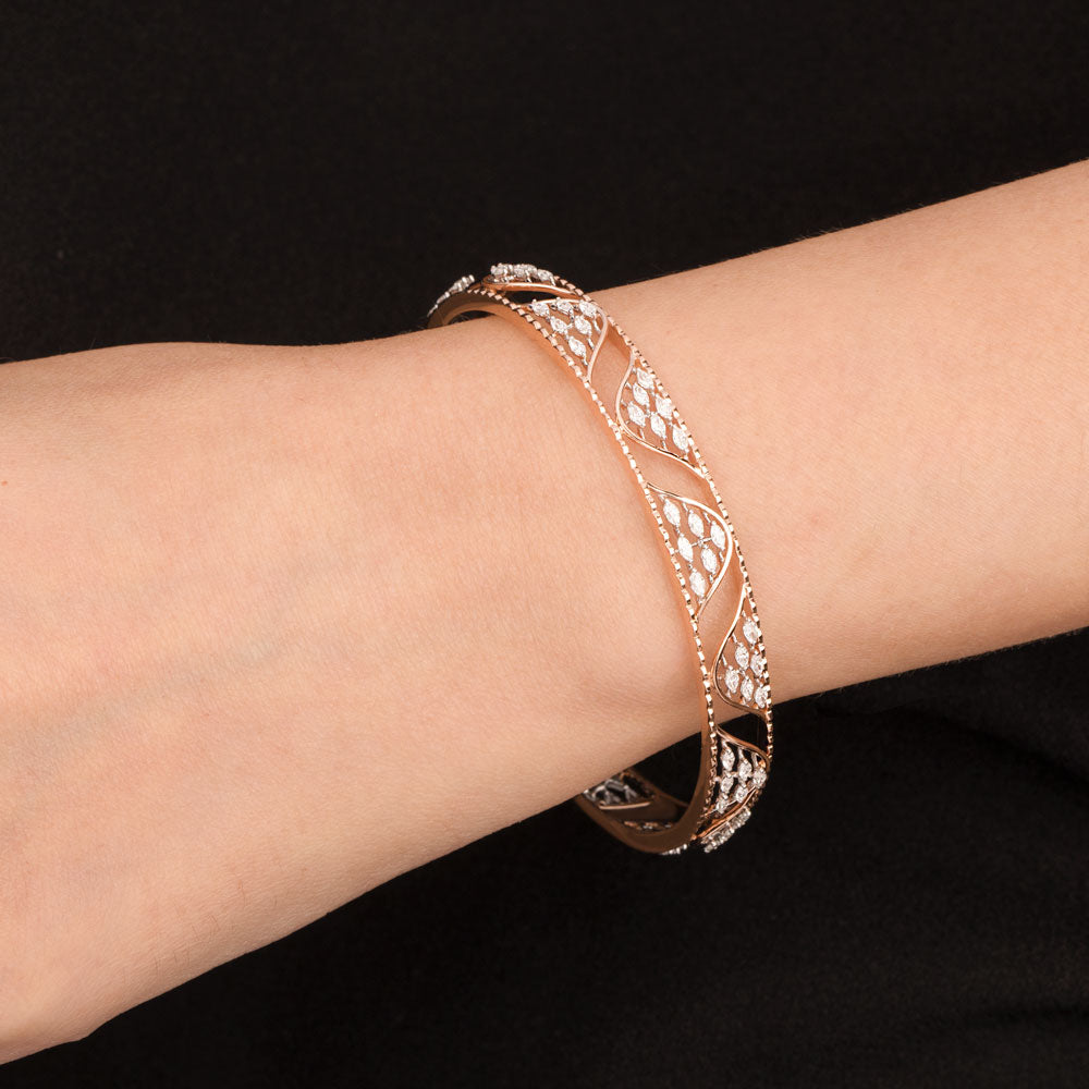 18K Two Tone Gold Diamond Bangle - 1.93ct VVS-EF