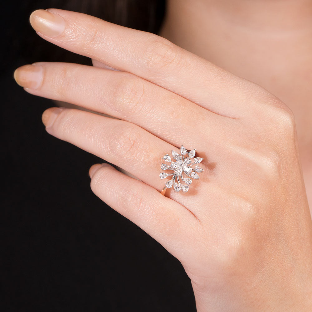 18K Two Tone Gold Diamond Ring - 0.84ct VVS-VS-EF