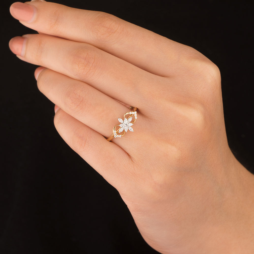 18K Two Tone Gold Diamond Ring - 0.219ct VVS-EF