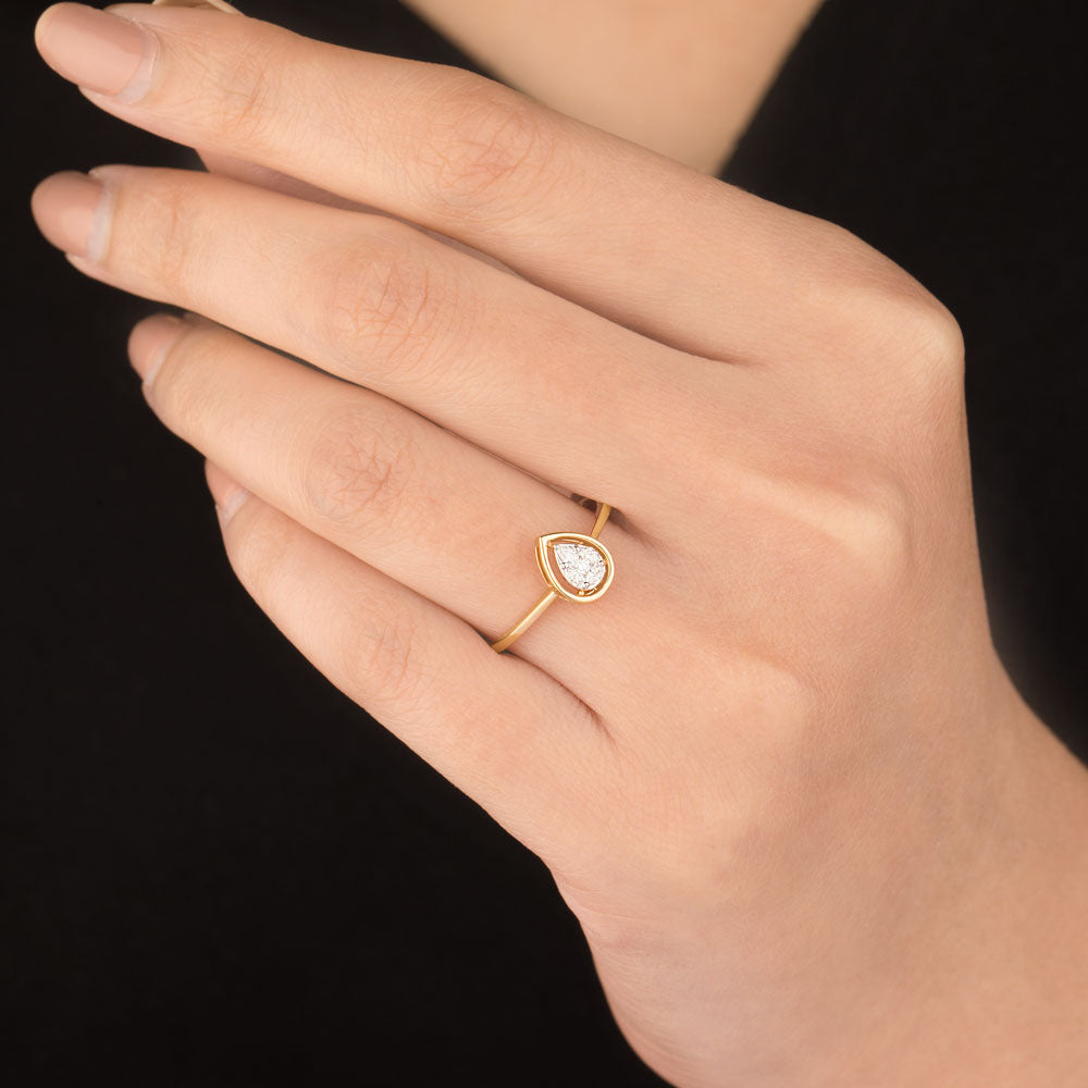 18K Two Tone Gold Diamond Ring - 0.109ct VVS-VS-EF