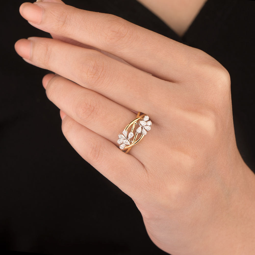 18K Two Tone Gold Diamond Ring - 0.59ct VVS-EF