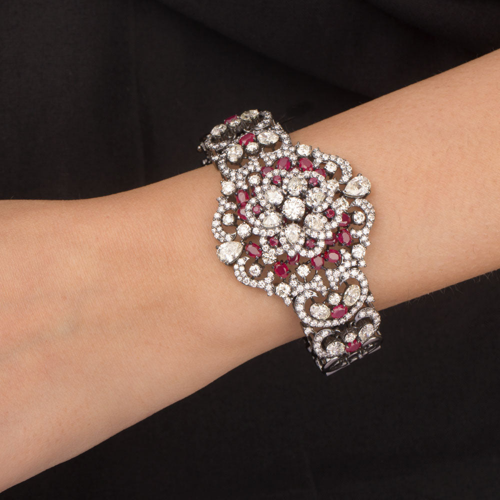 14K White Gold Diamond Kada - 12.824ct VVS-VS-JK with Colour Stones