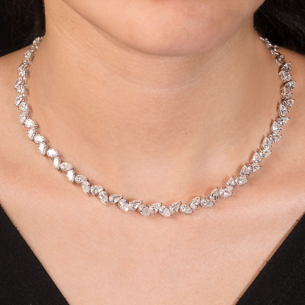 18K White Gold Diamond Necklace - 15.95ct I1-I2-FG