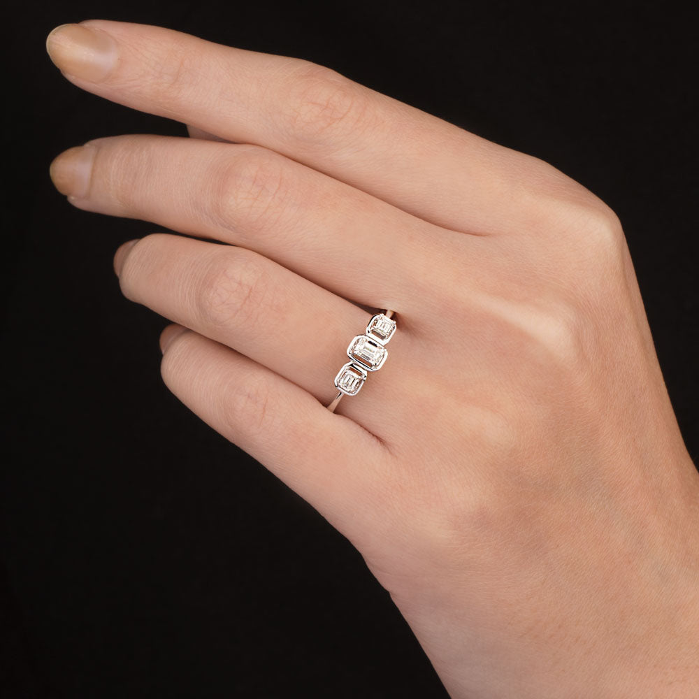 18K White Gold Diamond Ring - 0.43ct VS-HI