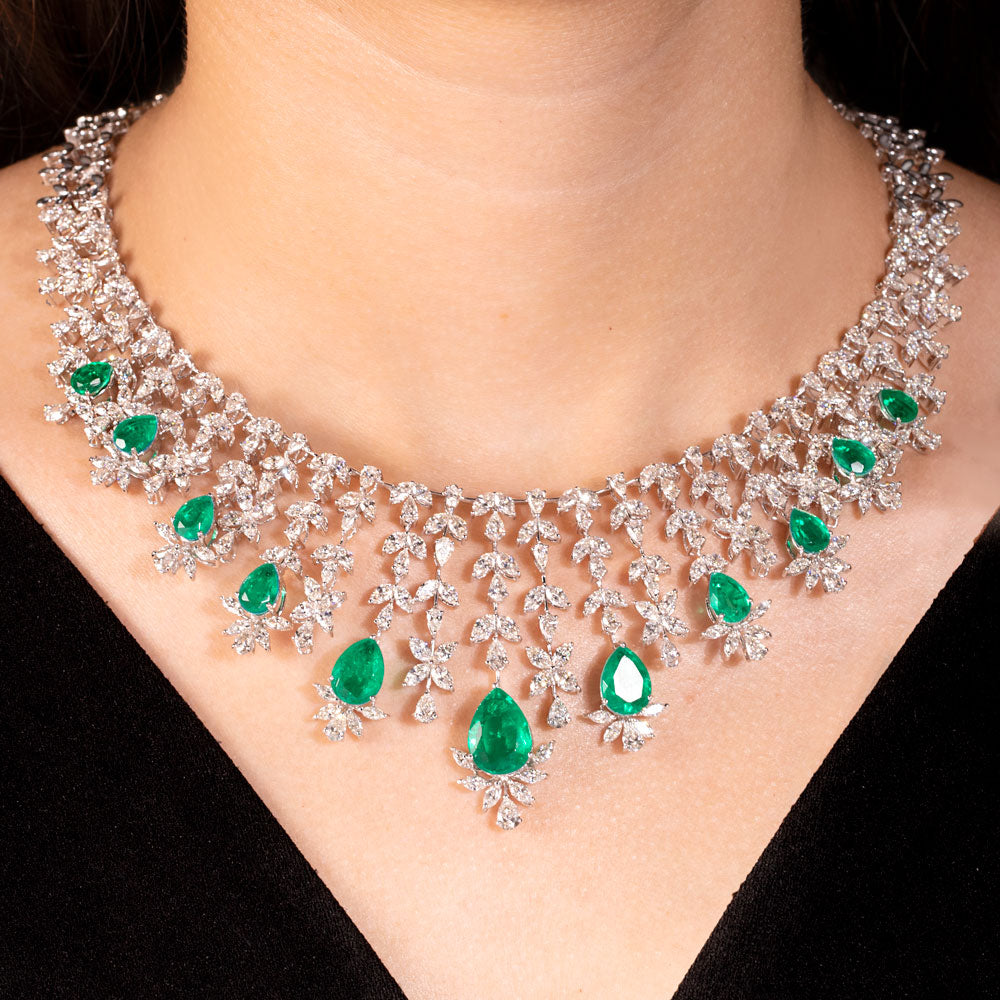 18K White Gold Diamond Necklace - 25.93ct VVS-VS-HI with Colour Stones