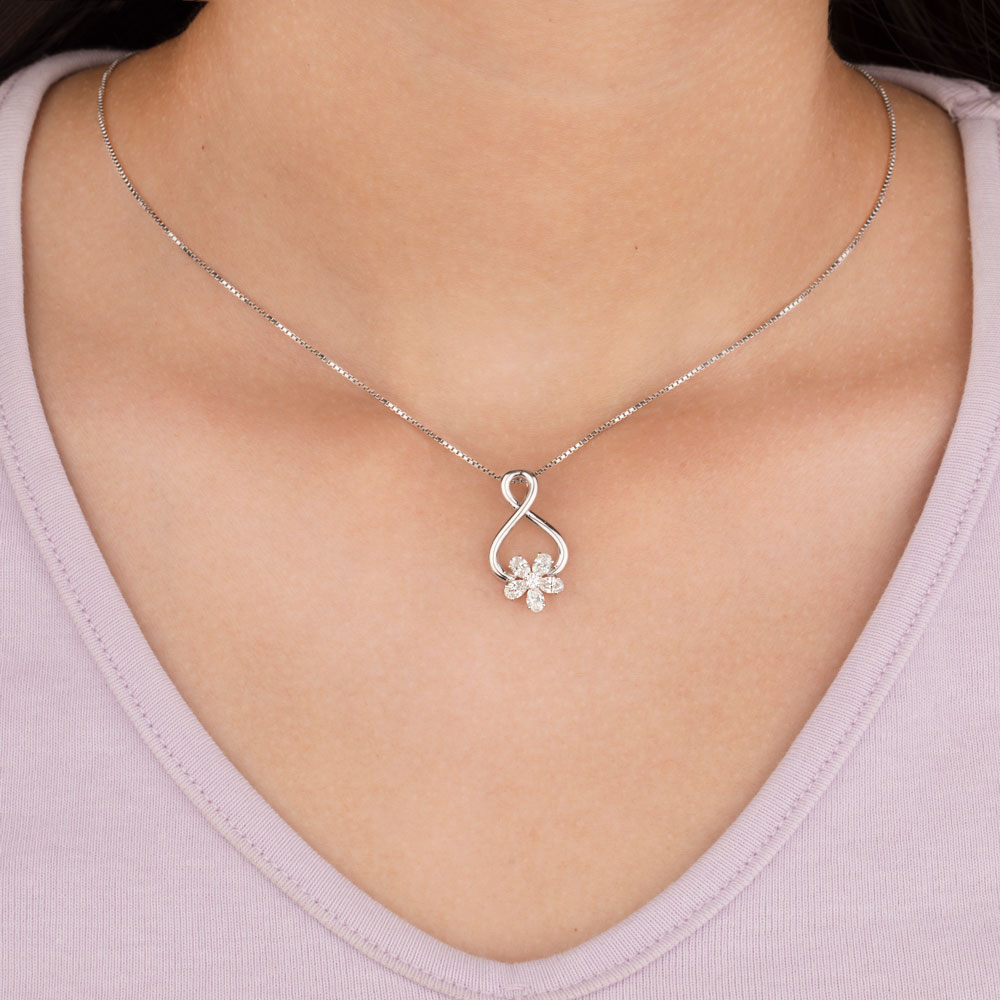 18K White Gold Diamond Pendant - 0.599ct VS-SI-EF