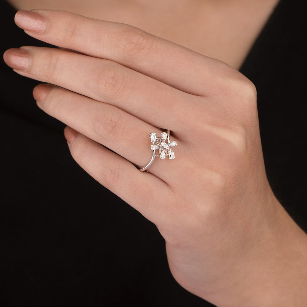 18K White Gold Diamond Ring - 0.384ct VVS-FG