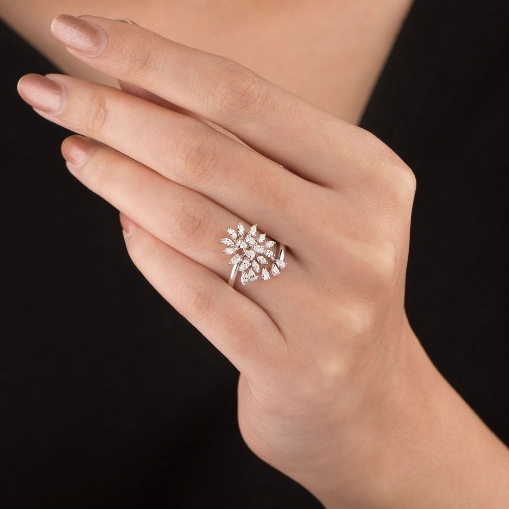 18K White Gold Diamond Ring - 0.72ct VVS-VS-EF