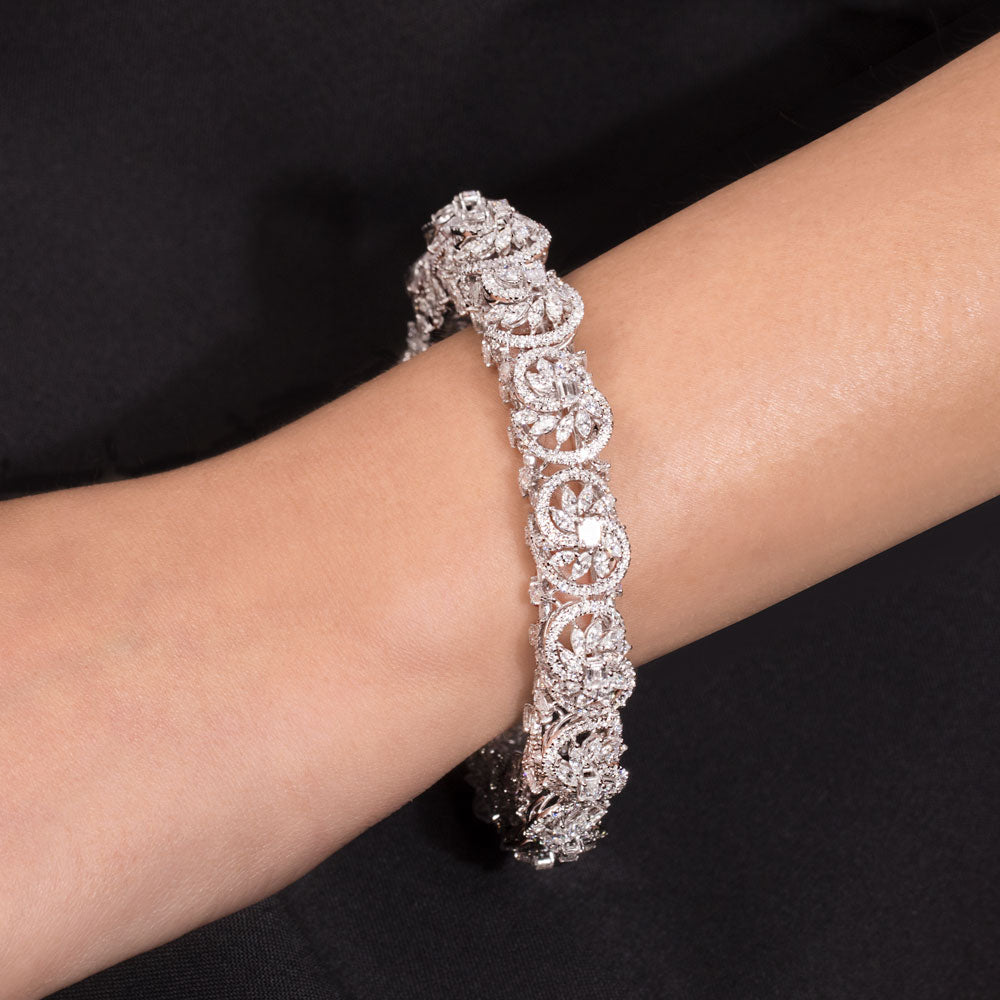 18K White Gold Diamond Bangle - 24.69ct VVS-EF