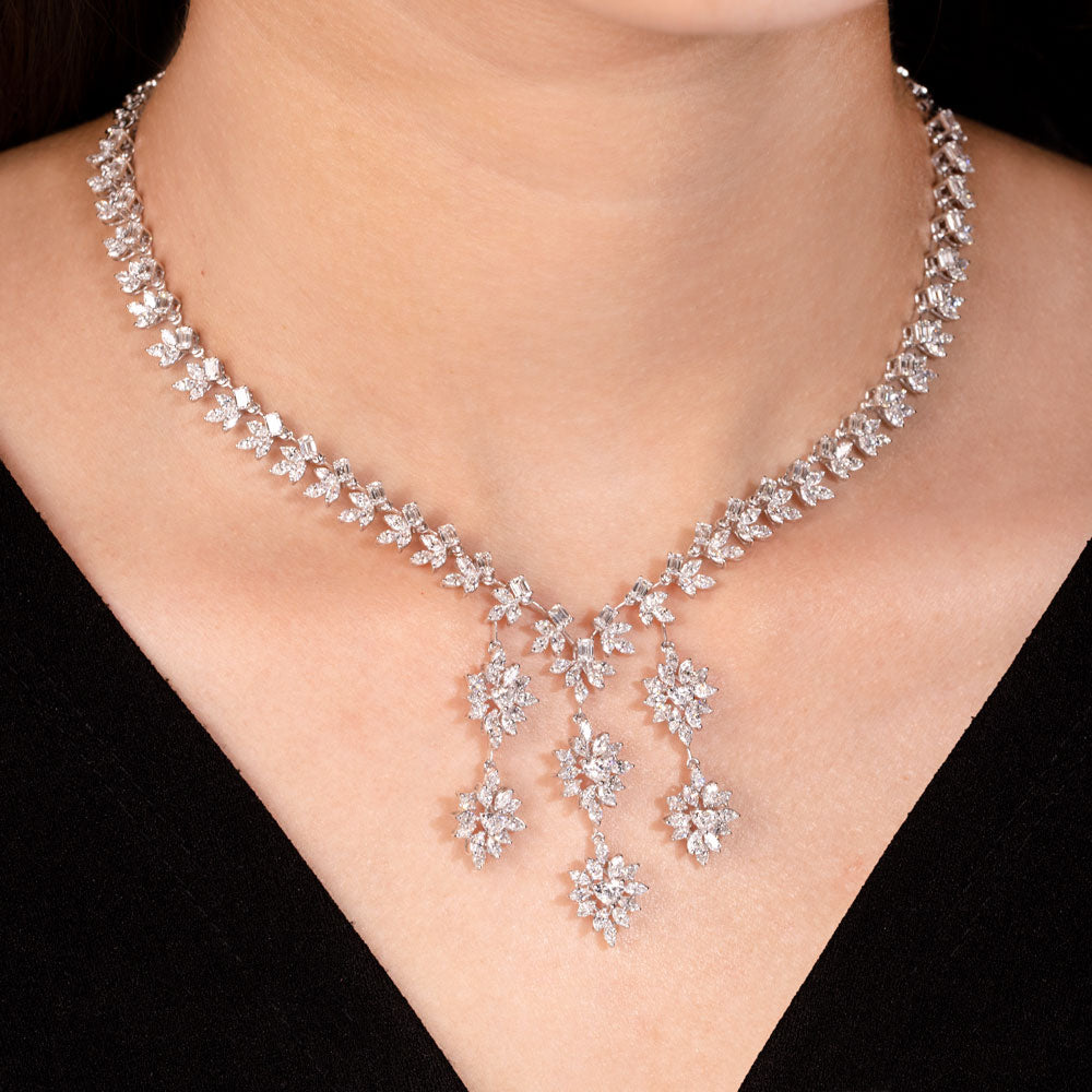 18K White Gold Diamond Necklace - 11.27ct VVS-EF