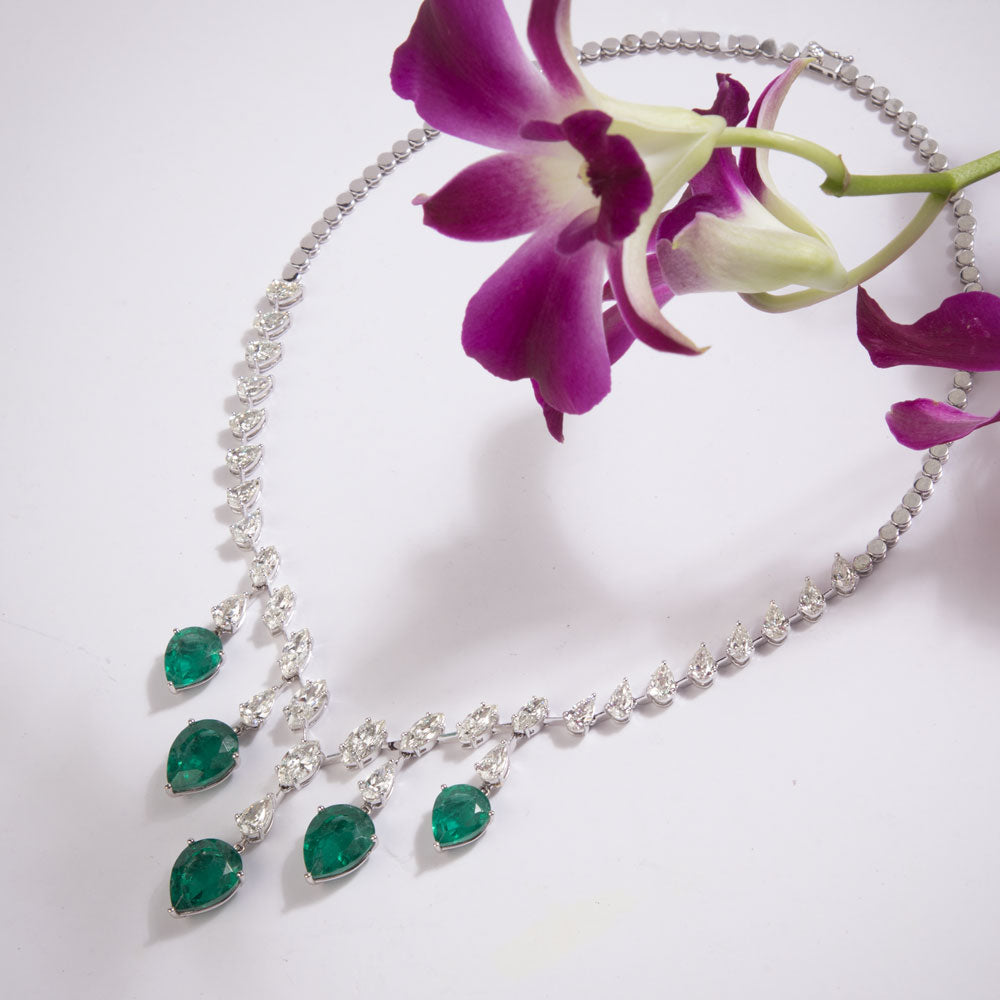 18K White Gold Diamond Necklace - 12.77ct VVS-VS-IJ with Colour Stones