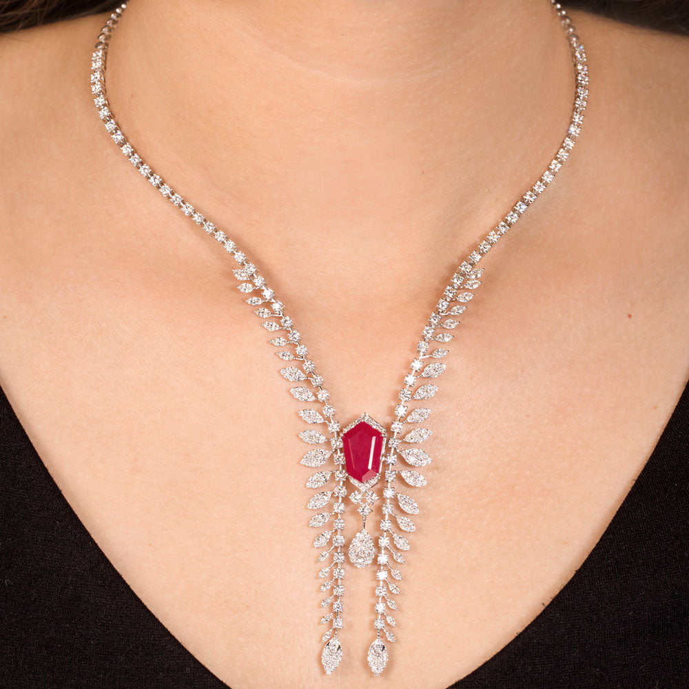 18K White Gold Diamond Necklace - 7.9ct VVS-FG with Colour Stones