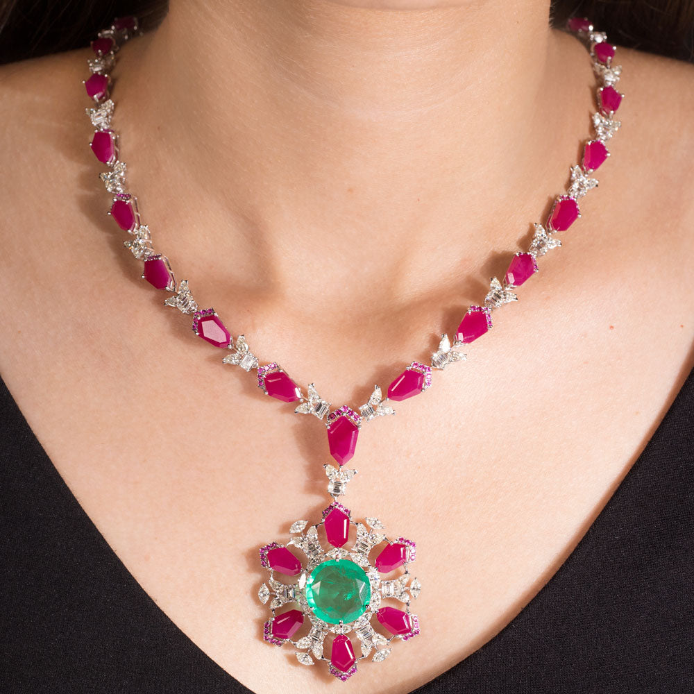 18K White Gold Diamond Necklace - 13.54ct VVS-VS-IJ with Colour Stones