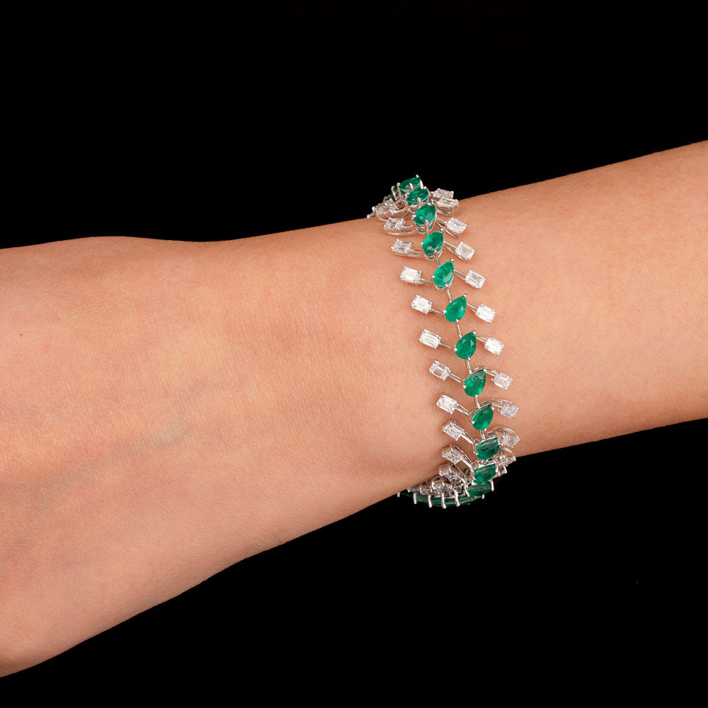 18K White Gold Diamond Bracelet - 5.88ct VVS-EF with Colour Stones