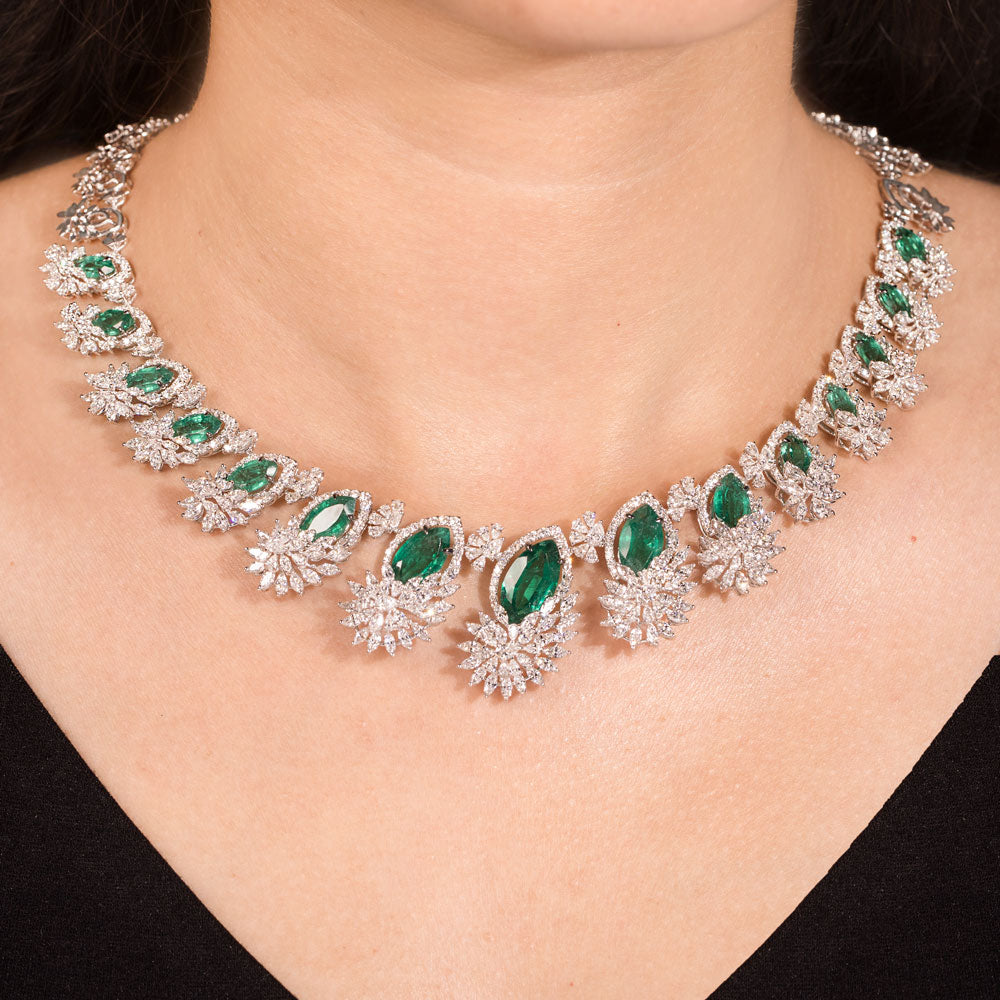 18K White Gold Diamond Necklace - 15.068ct VVS-VS-EF with Colour Stones