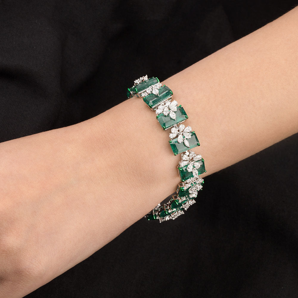 18K White Gold Diamond Bracelet - 7.87ct VVS-VS-FG with Colour Stones