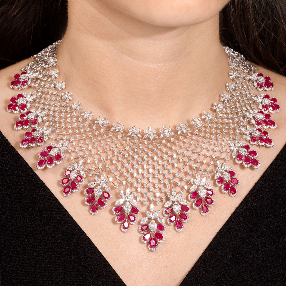 18K White Gold Diamond Necklace - 25.56ct VVS-FG with Colour Stones
