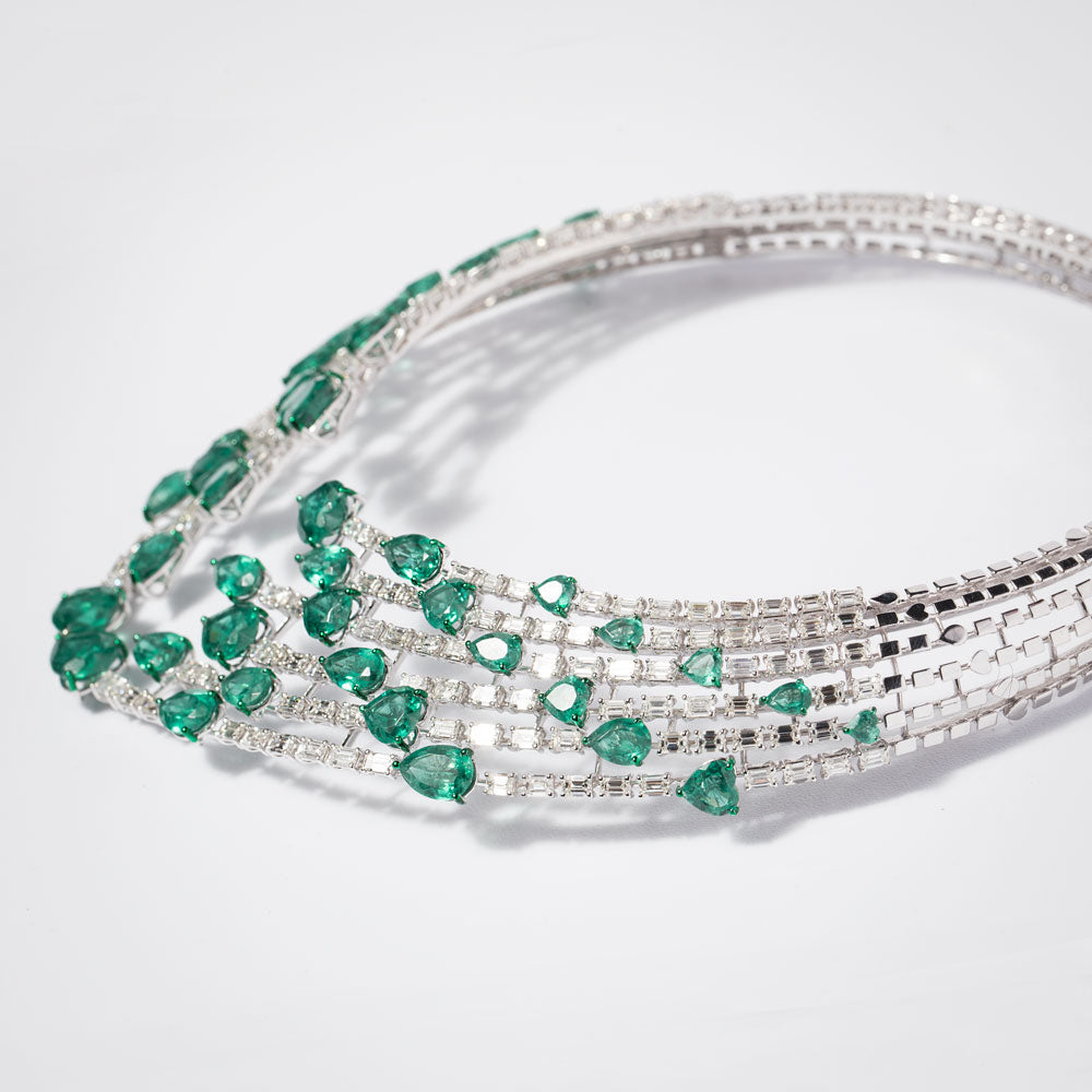 18K White Gold Diamond Necklace - 28.972ct VVS-VS-GH with Colour Stones