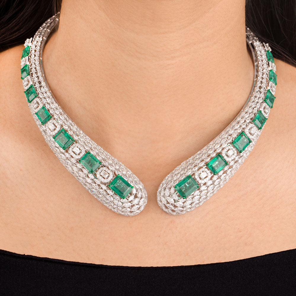 18K White Gold Diamond Necklace - 24.33ct VVS-FG with Colour Stones