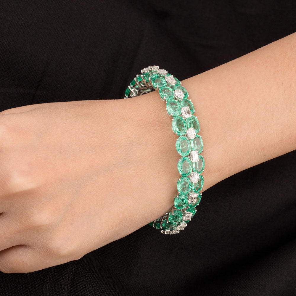 18K White Gold Diamond Bangle - 8.31ct VVS-VS-GH with Colour Stones