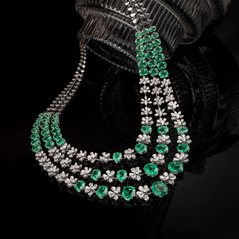 18K White Gold Diamond Necklace - 23.41ct VVS-VS-GH with Colour Stones