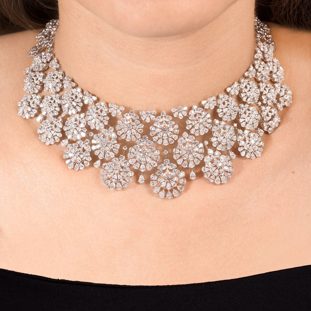 18K White Gold Diamond Necklace - 28.732ct VVS-FG
