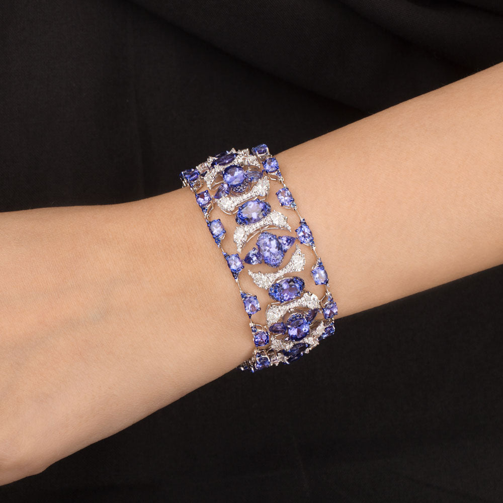 18K White Gold Diamond Bracelet - 11.089ct VVS-VS-GH with Colour Stones