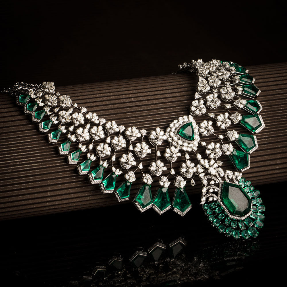 18K White Gold Diamond Necklace - 29.407ct VVS-VS-HI with Colour Stones