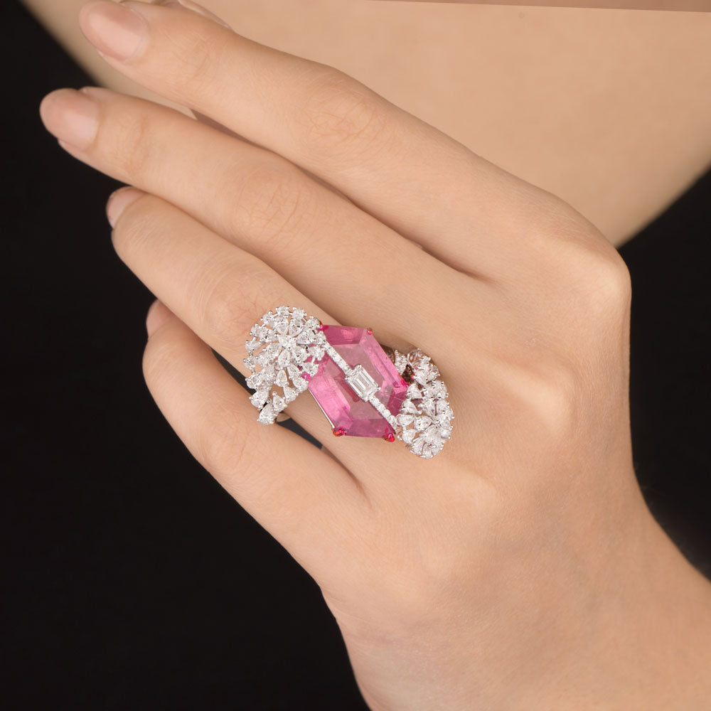 18K White Gold Diamond Ring - 2.8ct VVS-VS-EF with Colour Stones