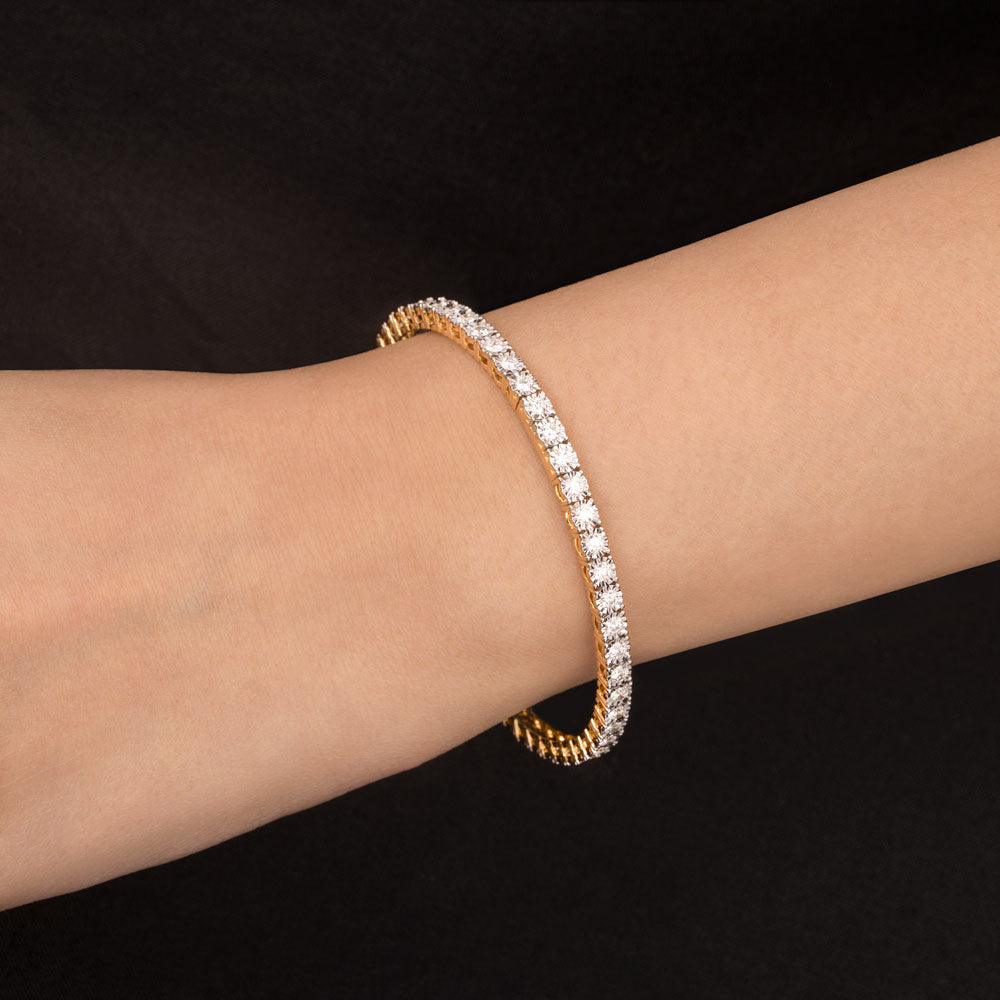 18K Yellow Gold Diamond Bangle - 4.923ct SI-GH