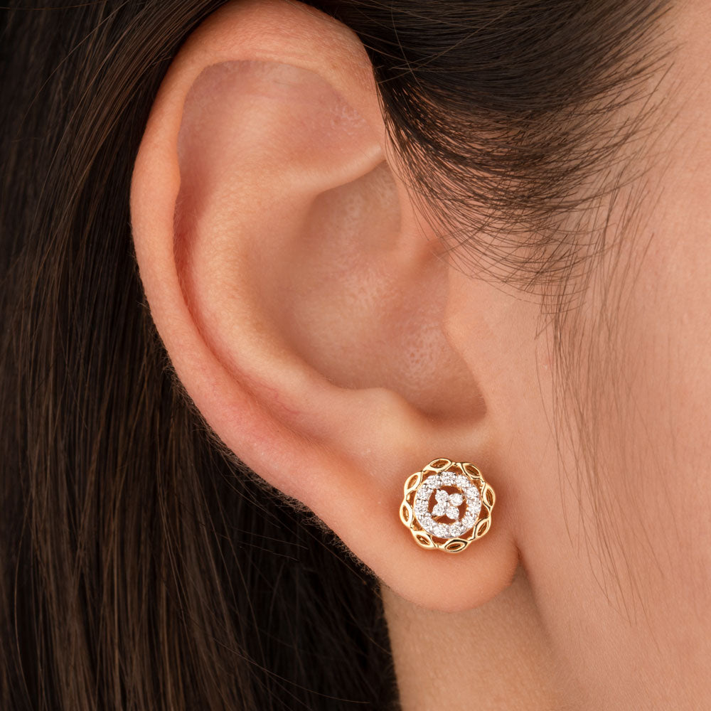 18K Yellow Gold Diamond Earrings - 0.24ct VS-SI-EF