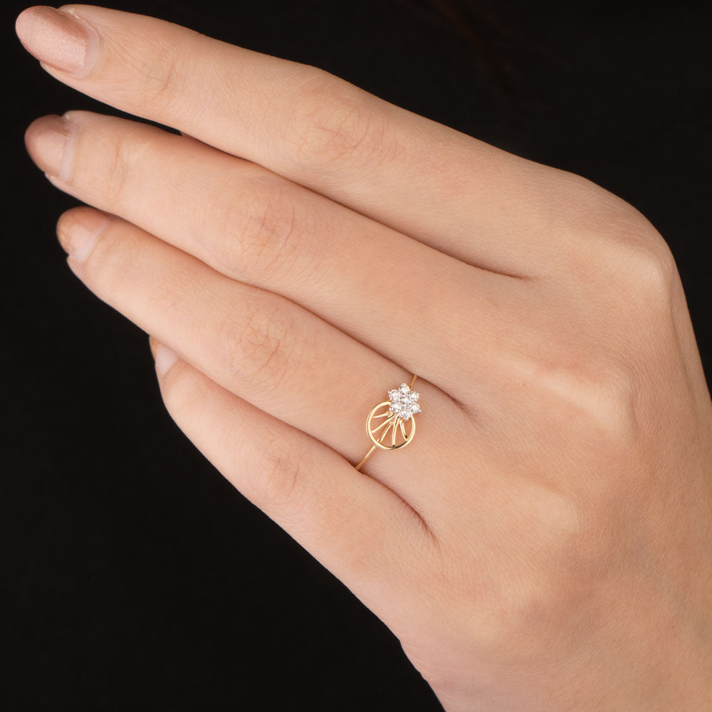 18K Yellow Gold Diamond Ring - 0.097ct VVS-VS-IJ