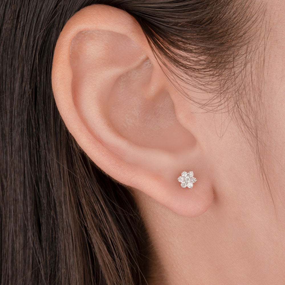 18K Yellow Gold Diamond Earrings - 0.211ct VVS-VS-IJ