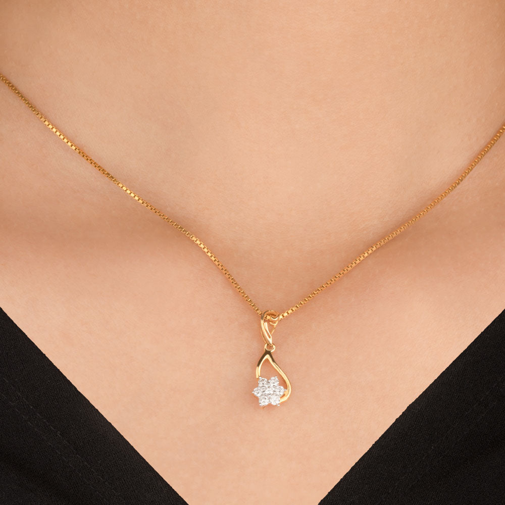 18K Yellow Gold Diamond Pendant - 0.16ct VS-FG