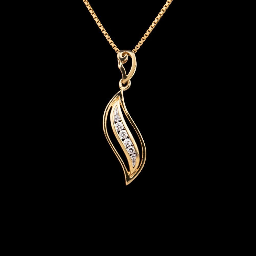 14K Yellow Gold Diamond Pendant - 0.12ct SI-IJ