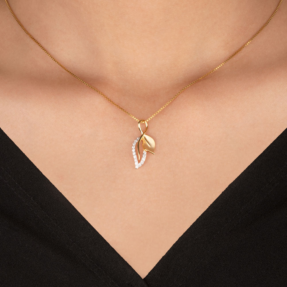 14K Yellow Gold Diamond Pendant - 0.18ct SI-IJ
