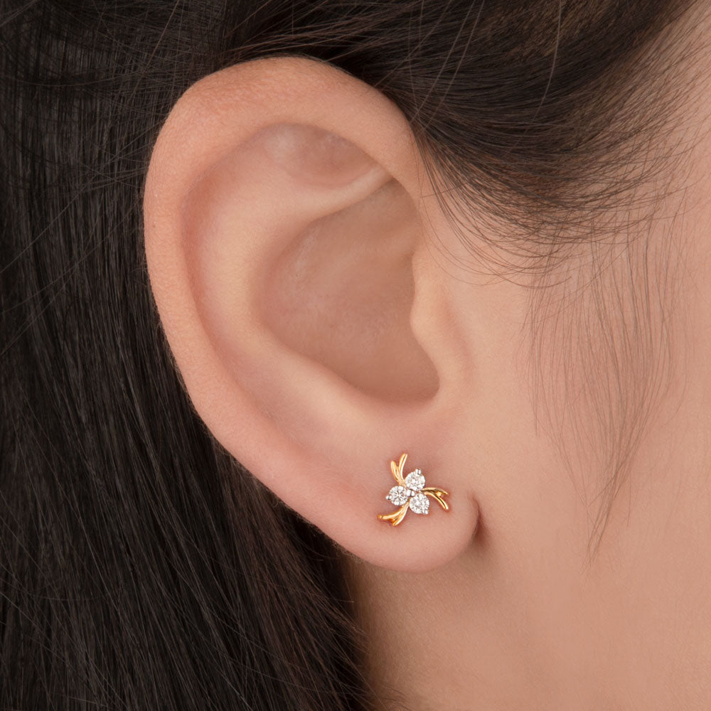 18K Yellow Gold Diamond Earrings - 0.19ct SI-HI