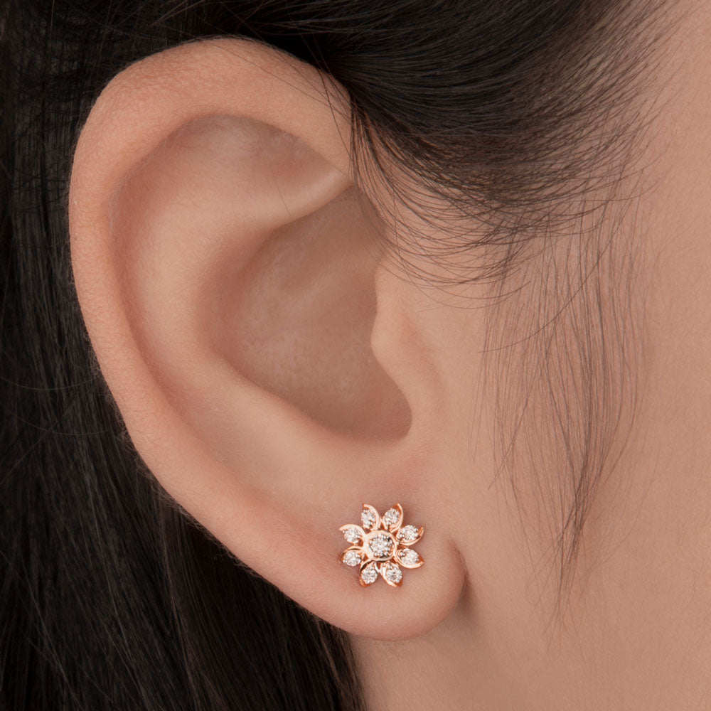 14K Yellow Gold Diamond Earrings - 0.17ct VVS-VS-HI