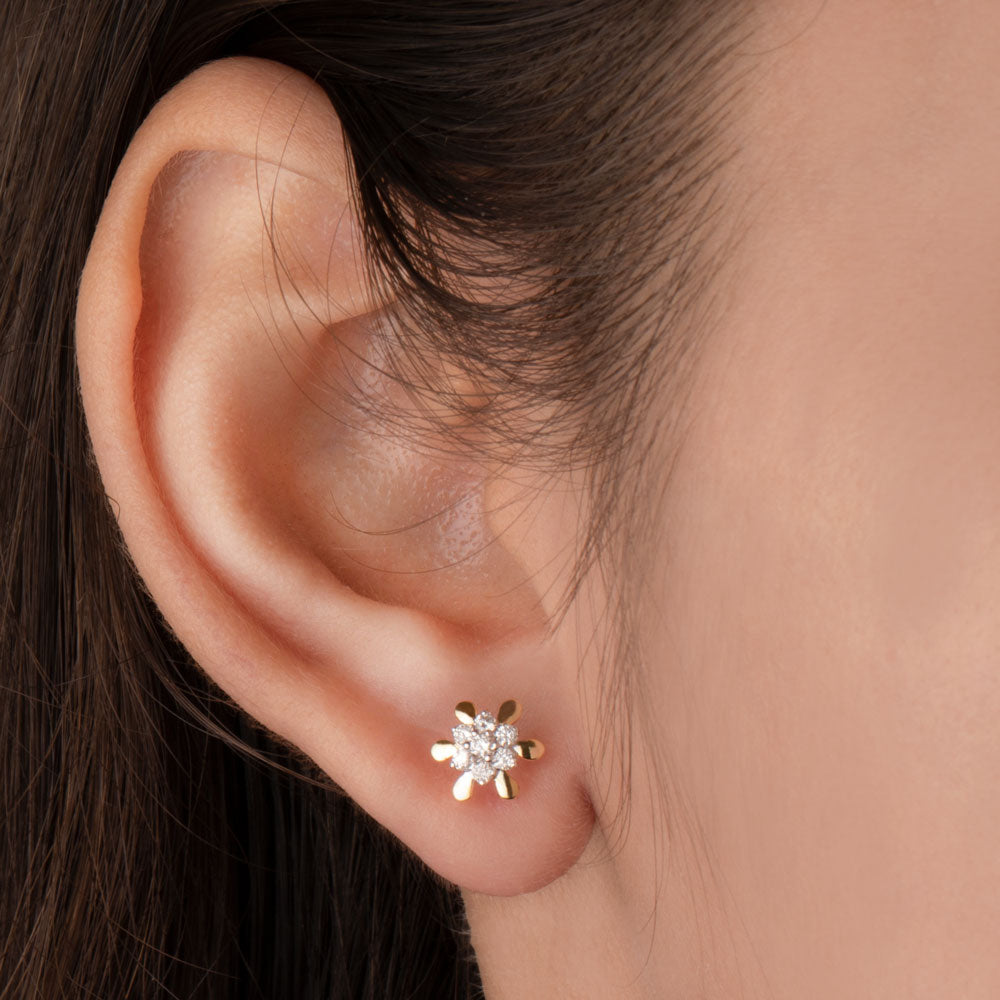 14K Yellow Gold Diamond Earrings - 0.2ct VVS-VS-IJ