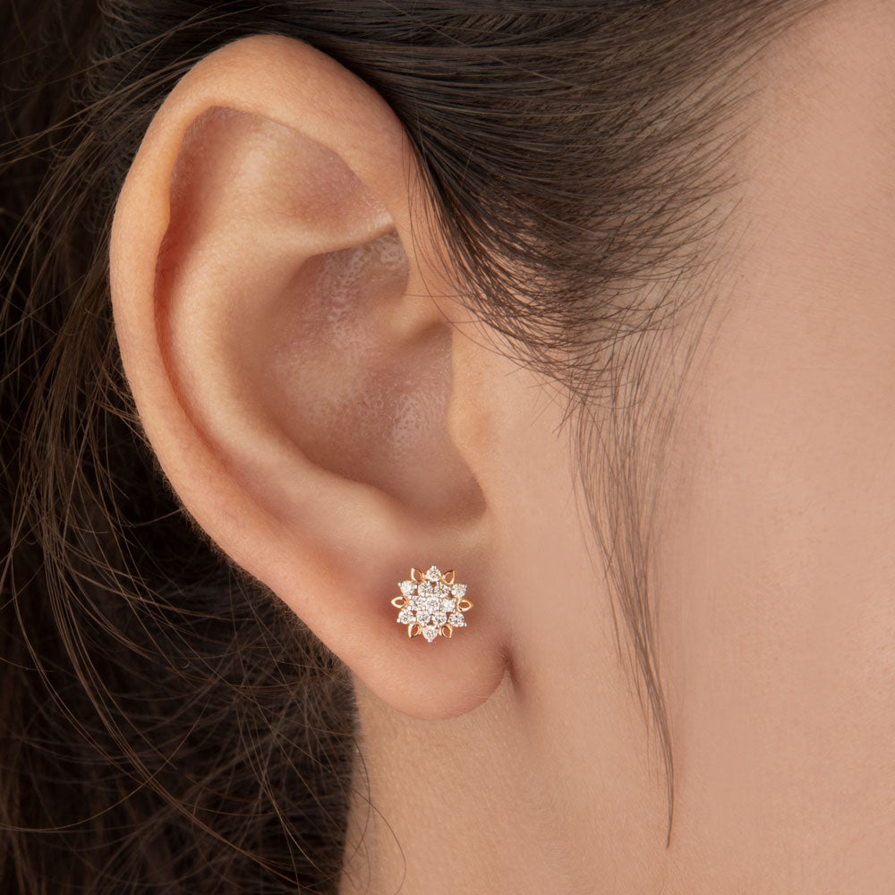 14K Yellow Gold Diamond Earrings - 0.2ct VVS-VS-IJ