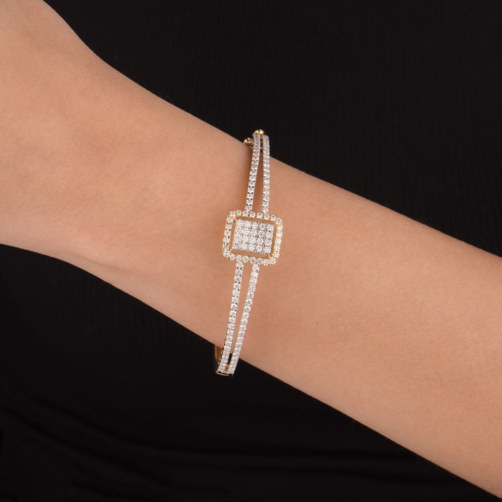 18K Yellow Gold Diamond Kada - 2.475ct VVS-VS-GH