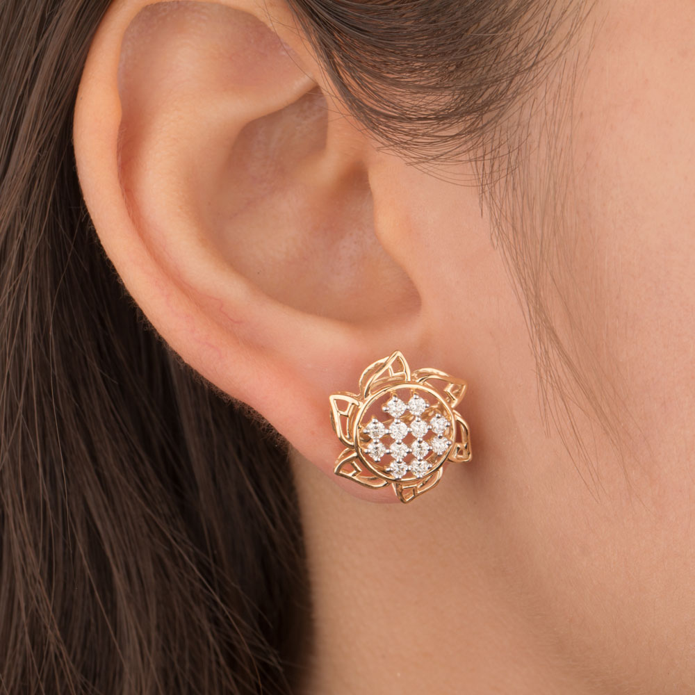 18K Yellow Gold Diamond Earrings - 0.613ct VVS-VS-IJ