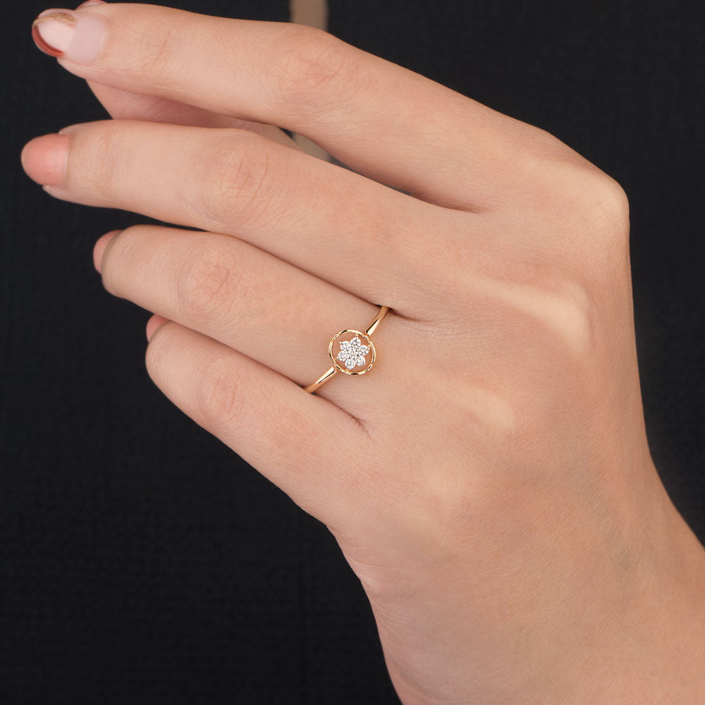 18K Yellow Gold Diamond Ring - 0.098ct VVS-EF