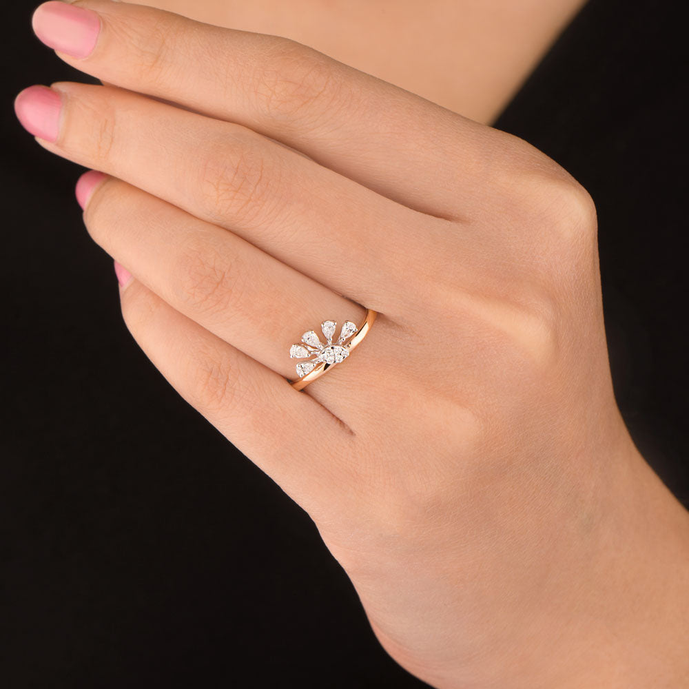 18K Two Tone Gold Diamond Ring - 0.259ct VVS-EF