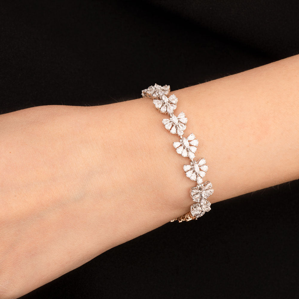 18K Two Tone Gold Diamond Bracelet - 2.679ct VVS-VS-EF
